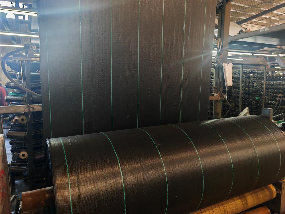 60-70gsm Woven Weed Mat Ground Cover Fabric
